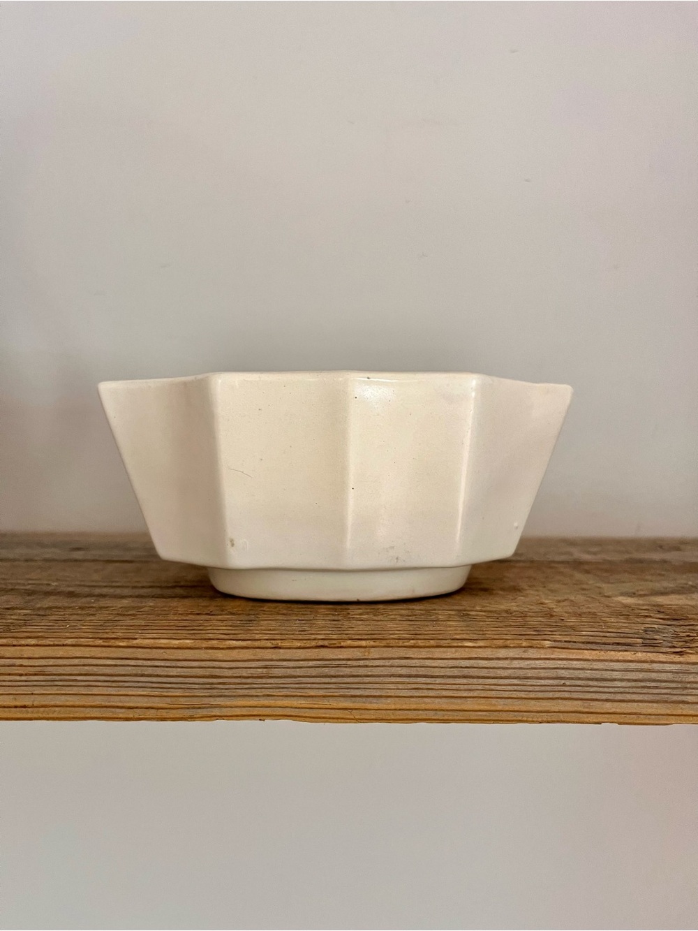 Mid Century Modern Faceted planter pot- Ivory
